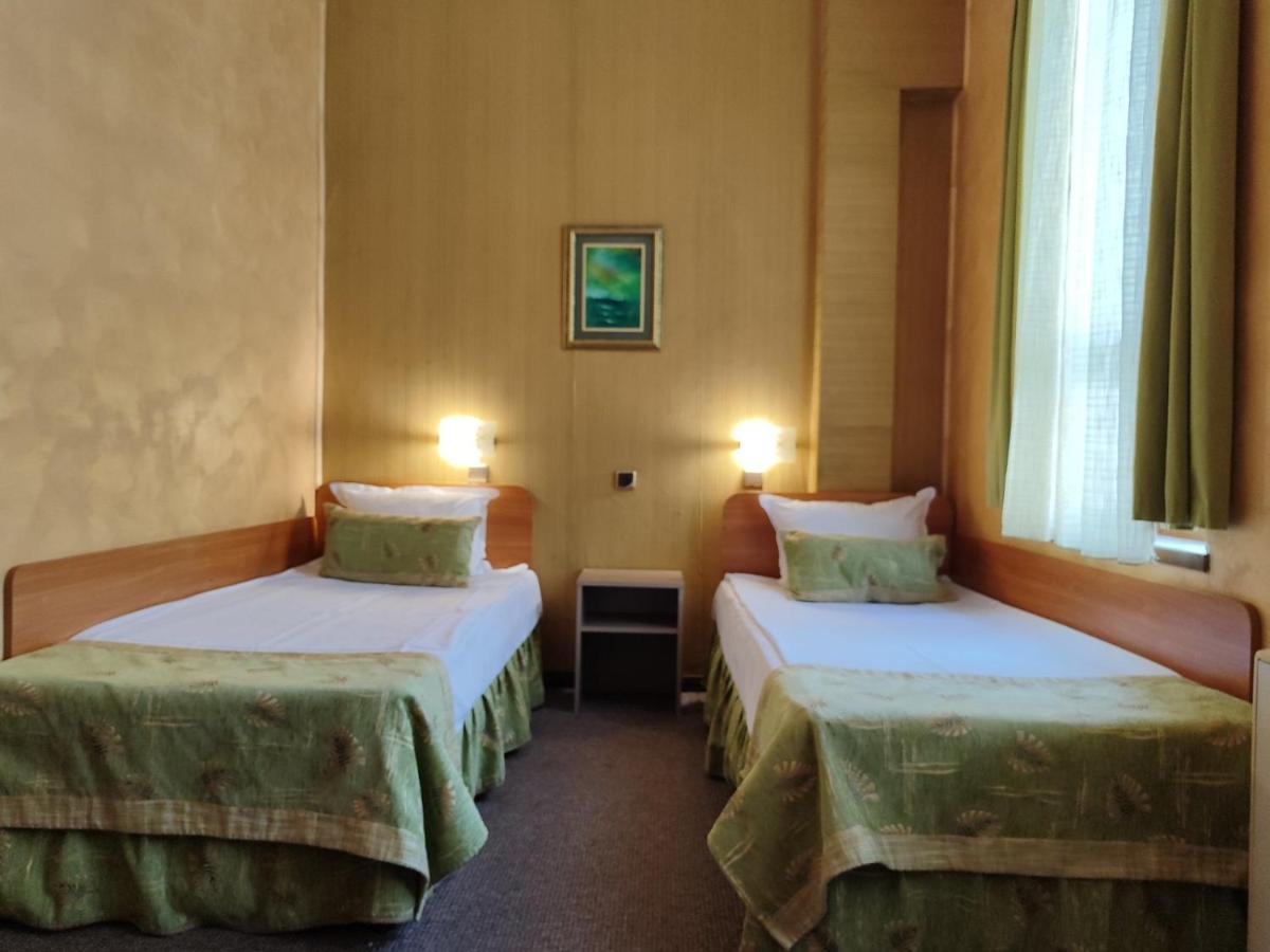 Hotel семеен 